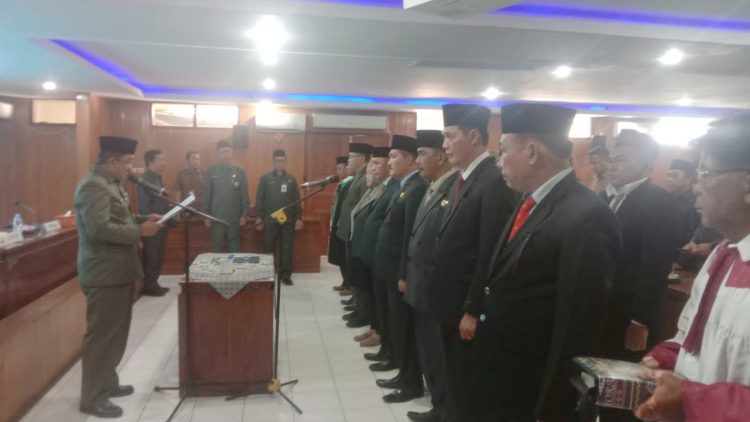 Bupati Tanjab Barat Lantik Pejabat Eselon II dan III/ (Foto: Surya/Ampar)