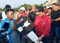 Al Haris Beri Bantuan Motor Dinas Seluruh Kades di Sarolangun/ (Foto: Riki)