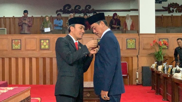 DPRD Jambi Gelar Paripurna Pengambilan Sumpah PAW M Asriadi
/ Foto: Hadian