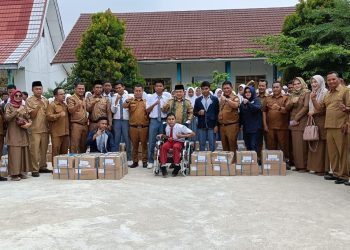 Setelah Merangin, Al Haris Serahkan Dumisake Pendidikan untuk 632 Siswa di Kabupaten Sarolangun/ Foto: riky