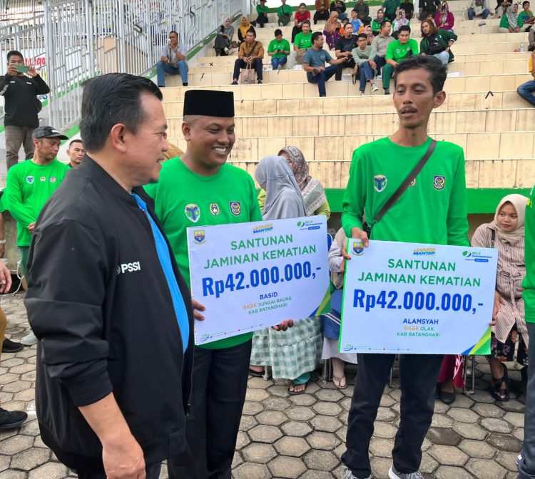 Lima Ahli Waris Program BKBK di Batanghari Terima Santunan/ Foto: Tanti