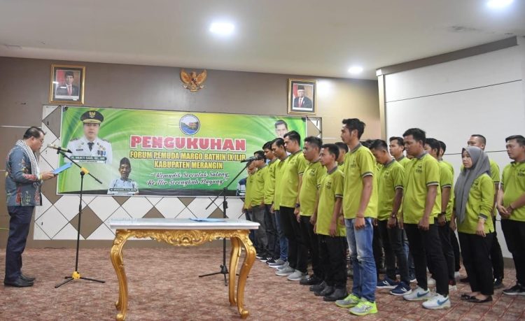 Pj Bupati Merangin Mukti Kukuhkan Pengurus FP Margo Bathin IX Ilir// Foto: Teguh