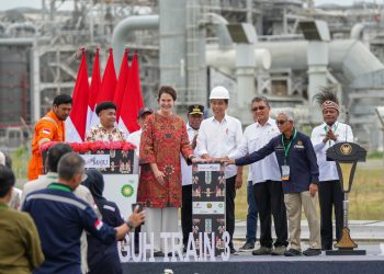Presiden Resmikan Proyek Tangguh Train 3 dan Ground Breaking Proyek UCC, AKM dan Blue Amonia di Papua Barat/ Foto: tania