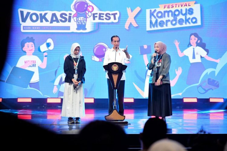 Presiden RI Joko Widodo di acara Vokasifest dan Festival Kampus Merdeka ke-3 di Taman Ismail Marzuki, Jakarta (11/12). Foto: Vico - Biro Pers Sekretariat Presiden