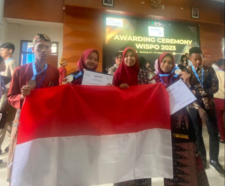 Pelajar SMAN 7 Sarolangun Toreh Prestasi di Ajang WISPO/ (Foto: Qodri)