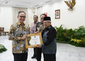 OJK Raih Predikat Badan Publikasi Informatif Terbaik 2023/ (foto: Agus, OJk Jambi)