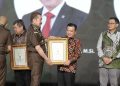 Al Haris Terima Penghargaan R Soeprapto Award Tahun 2024 dari Kejagung RI/ (Foto: Nda/ampar)