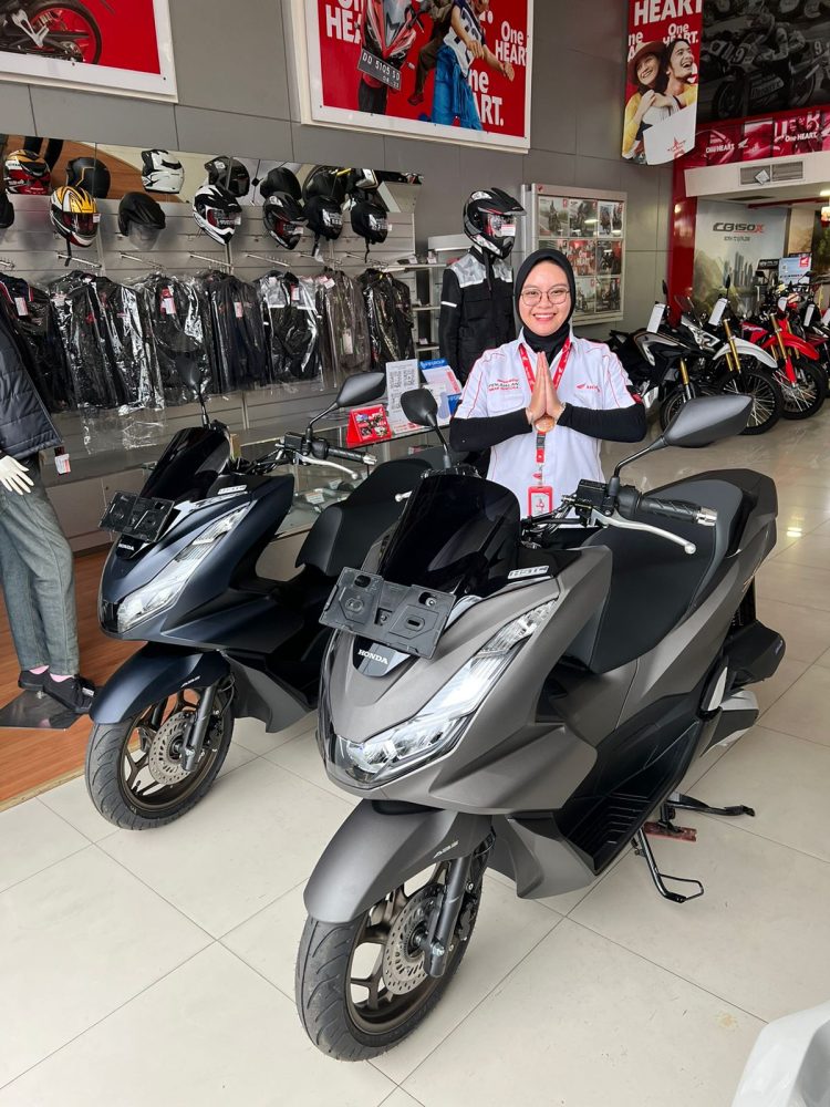 Telah Hadir di Jambi, Big Skutik Premium New Honda PCX160 dengan Warna Terbaru
/ (Foto: Ajeng)