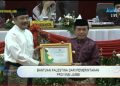 Peduli Kemanusiaan, Al Haris Terima Penghargaan dari Baznas RI
( Foto: capture layar Jambi tv)