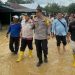 PJ Bupati Sarolangun Tinjau Banjir Bandang/ Foto: fdn/ Ampar