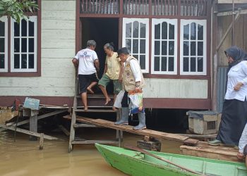 Terobos Banjir, Al Haris Antar Bantuan ke Rumah Warga/ Foto: Riky