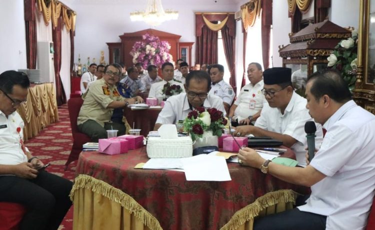 Rakor Pemilu, Pj Bupati Mukti Warning Kepala OPD/ (foto: teguh)