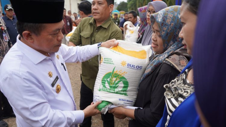 AL Haris: 200 Ribu Warga Jambi Terima Bantuan Pangan Beras dari Pemerintah Pusat Selama Emam Bulan/ (Foto: Nda/Ampar)