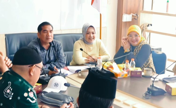 Komisi IV DPRD Bengkulu Fasilitasi Pertemuan dengan Eksekutif Bahas Nasib PTT dan GTT/ (Foto: Diky/Ampar)