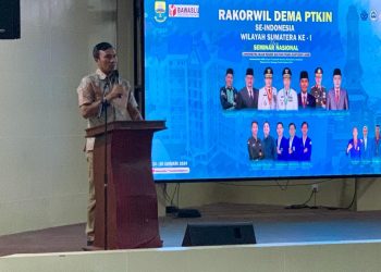 Edi Purwanto sebagai pembicara dalam kegiatan Rakorwil Dema PTKIN se Indonesia Wilayah Sumatera ke 1 yang dilaksanakan di Gedung Amphiteater Wings B, Universitas Islam Negeri (UIN)/ (Foto: NDa/Ampar)