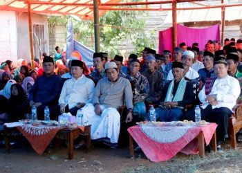 Wakil Bupati Kaur, Herlian Muchrim ST menghadiri istighosah yang diselenggarakan di Talang Jawi Desa Sumber Harapan, Kecamatan Nasal/ (Foto: Diky/ampar)