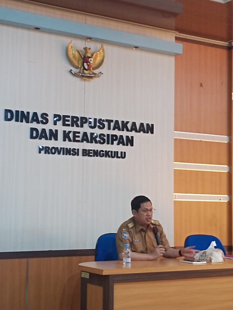 Kepala Dinas (Kadis) Perpustakaan Dan Kearsipan Provinsi Bengkulu, H Meri Sasdi, M.Pd/ (Foto: Diky/ Ampar)