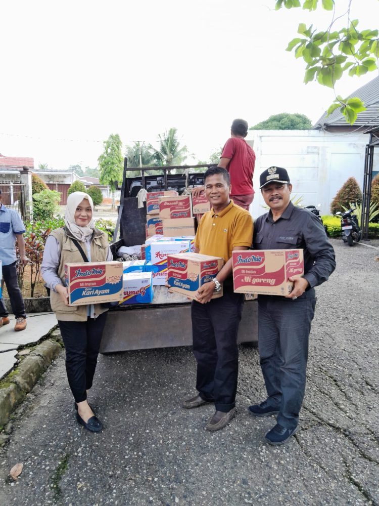 Posko donasi bantuan korban bencana banjir bandang merangin/ (Foto: Ampar)