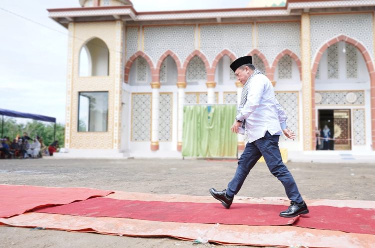 Al Haris Resmikan Masjid Raya Baiturrahim Rantau Keloyang Bungo, Hibah Pemprov Rp 2 Miliar/ (foto: dedy/Kominfo)