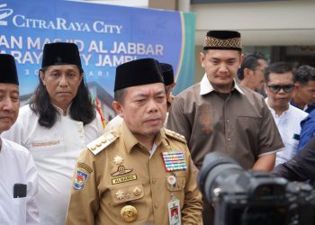 Al Haris usai peresmian Masjid Al Jabbar di komplek Citra Raya City, Selasa (30/1/2024)/ (Foto: Nda/Ampar)