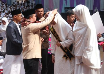 Gubernur Jambi Beri Hadiah Umroh Gratis Kepada 5 Guru dan Siswa Sekolah Islam Terpadu Nurul ‘Ilmi/ (foto: Ampar)