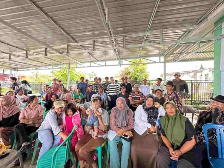 Anggota DPRD Zulasmi Octarina Tampung Aspirasi Masyarakat Air Bening di Rejang Lebong/ (foto: dky/ampar)