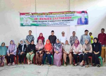 Anggota Dewan Perwakilan Rakyat Daerah (DPRD) Provinsi Bengkulu, Renjes saat reses di Kabupaten Mukomuko. (Foto: Dky/Ampar)