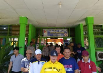 Kadispora Dampingi Gubernur Bengkulu Memeriahkan Jalan Santai HUT SMAN 3 Bengkulu/ (Foto: Dky/ampar)