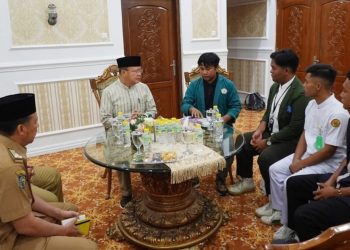 Kedispora Bengkulu Dampingi Gubernur Audiensi dengan Aliansi BEM Kesehatan/ (Foto: dky/ampar)