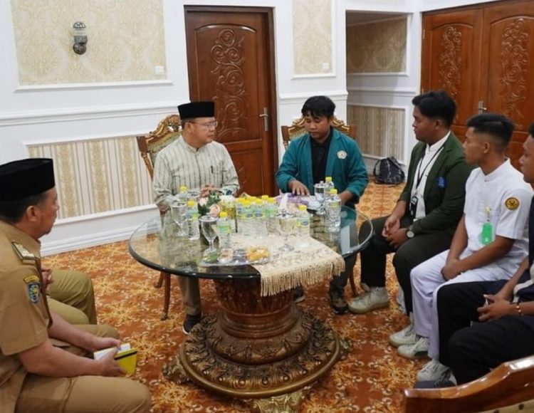 Kedispora Bengkulu Dampingi Gubernur Audiensi dengan Aliansi BEM Kesehatan/ (Foto: dky/ampar)