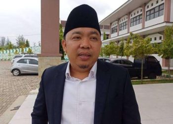 Ketua Komisi I DPRD Provinsi Bengkulu, Dempo Xler saat di wawancarai. (Foto: Dky/Ampar)