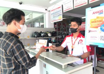Valentine Day, Honda Bagi-Bagi Coklat Gratis/ (Foto: Ajeng)