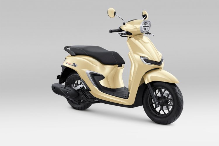 New Honda Stylo 160, Booking Fee Hanya Rp 500 Ribu Saja/ (Foto: Ajeng, Sinsen)