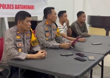 Kapolres Batanghari AKBP Bambang Purwanto saat pres komferen, Minggu (11/2)/ (Foto: Mhd/ Ampar(