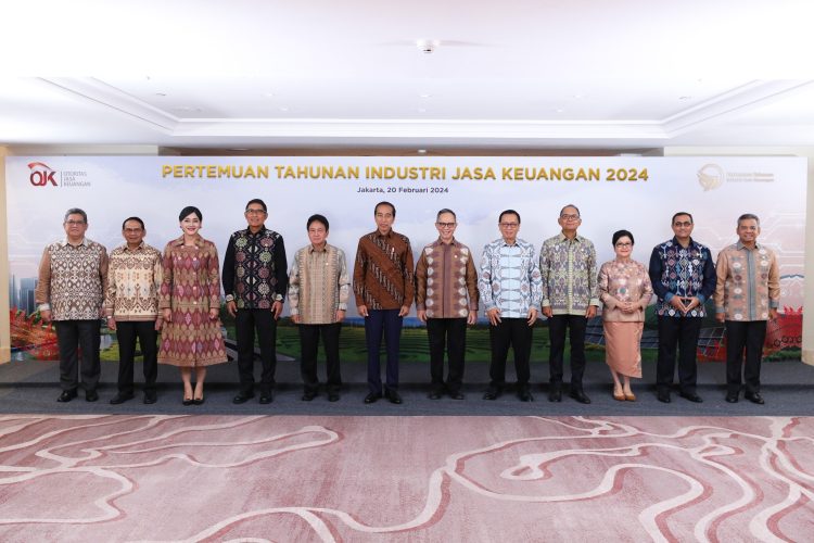 Pertemuan Tahunan Industri Jasa Keuangan (PTIJK) yang digelar di Jakarta, Selasa (20/02/2024) dan dihadiri Presiden RI Joko Widodo./ (foto: Agus)