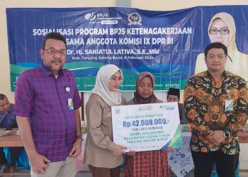 BPJS Ketenagakerjaan Cabang Jambi Bersama Anggota DPR RI Sosialisasikan Program BPU di Tanjab Barat/ (foto: Tanti)