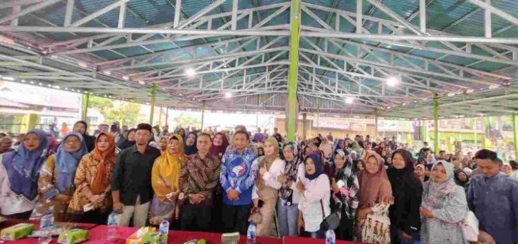 Reses di Kecamatan Selupu Rejang, Warga Minta Heri Purwanto Mencalon Sebagai Bupati Saat Pilkada Mendatang. (Foto: Dky/Ampar)