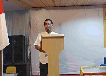 Anggota DPRD Usin Sembiring Bagikan Gerobak Usaha Kepada Masyarakat. (Foto: Dky/Ampar)