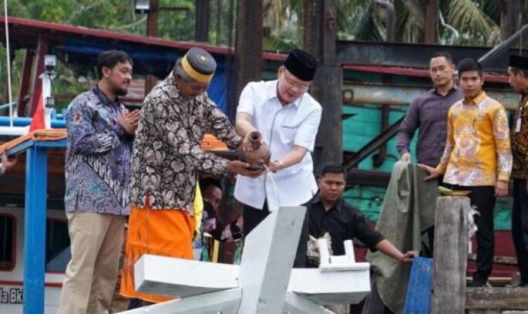 Waka DPRD Provinsi Bengkulu Bersama Pemprov Menyatakan Dukungan Penuh Terhadap Para Nelayan. (Foto: Dky/Ampar)