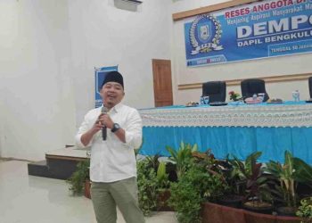 Ketua Komisi I DPRD Provinsi Bengkulu, Dempo Xler. (Foto: Dky/Ampar)