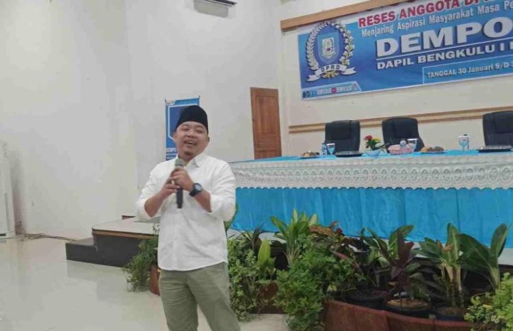 Ketua Komisi I DPRD Provinsi Bengkulu, Dempo Xler. (Foto: Dky/Ampar)