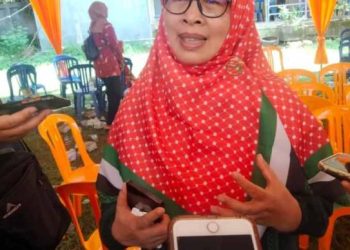 Anggota Dewan Sefty Yuslinah Tanggapi Keluhan Tentang Biaya Komite Pendidikan. (Foto: Dky/Ampar)
