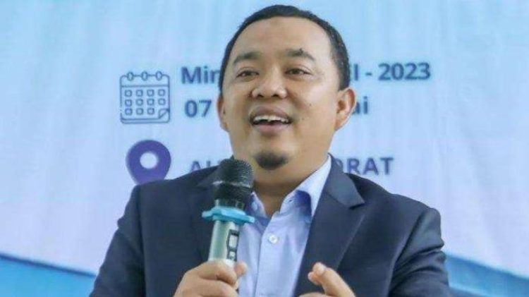 Ketua Komisi I Dempo Xler Sebut E-KTP Saat Ini Merupakan Syarat Administrasi di Berbagai Instansi. (Foto: Dky/Ampar)