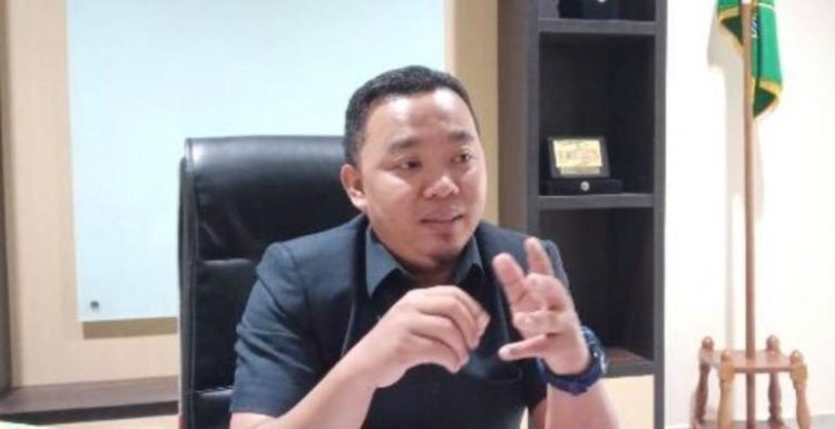 Ketua Komisi I Dempo Xler Desak Pemda Ambil Langkah Untuk Stabilkan Harga Beras Dan Cabai. (Foto: Dky/Ampar)