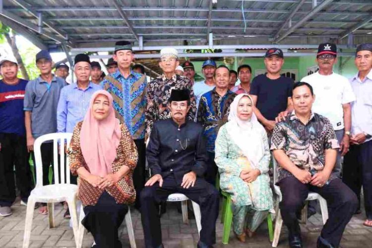 Anggota DPRD Provinsi Bengkulu Agus Salim Tampung Aspirasi Warga Seluma. (Foto: Dky/Ampar)