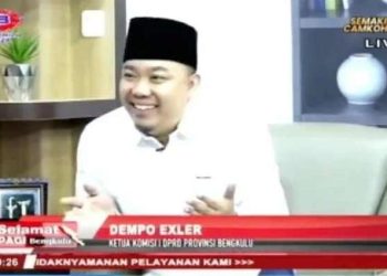 Ketua Komisi I Dempo Xler Apresiasi Kinerja Dukcapil Yang Sudah Mencapai Persentase 72%. (Foto: Dky/Ampar)