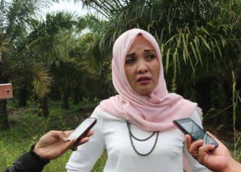 Waka III DPRD Erna Sari Dewi Ajak Masyarakat Untuk Memaksimalkan Kekayaan Laut Bengkulu. (Foto: Dky/Ampar)