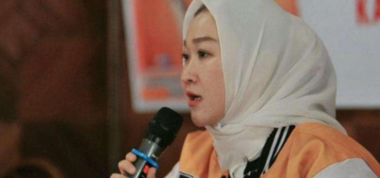 Anggota DPRD Ria Oktarina Minta Orang Tua Awasi Penggunaan Gadget Pada Anak Agar Tidak Ketergantungan Dengan Yang Merugikan. (Foto: Dky/Ampar)