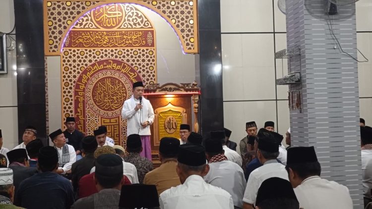 Al Haris Safari Ramadan di Kerinci, Serahkan Bantuan Rp 245 Juta untuk Pembangunan 8 Masjid dan Bantuan Pendidikan/ Foto: riky