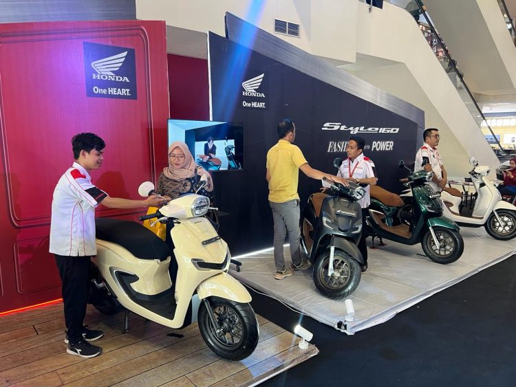 Berburu Diskon Motor di Honda Oto Show Exhibition 2024/ (foto: Ajeng)